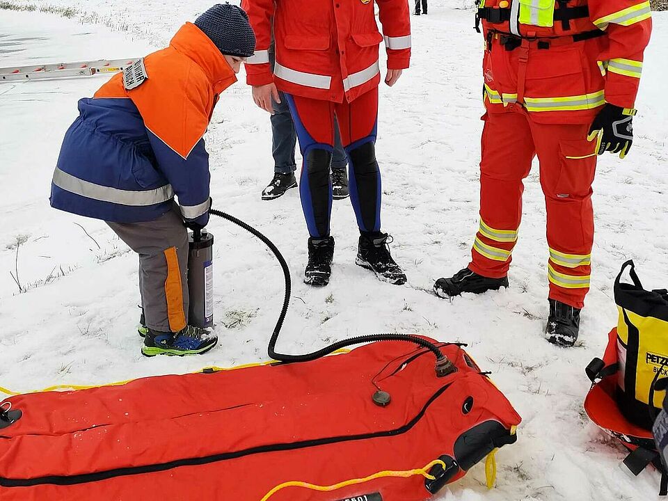 Eisrettungsübung