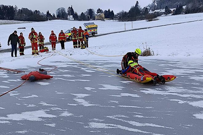 Eisrettungsübung